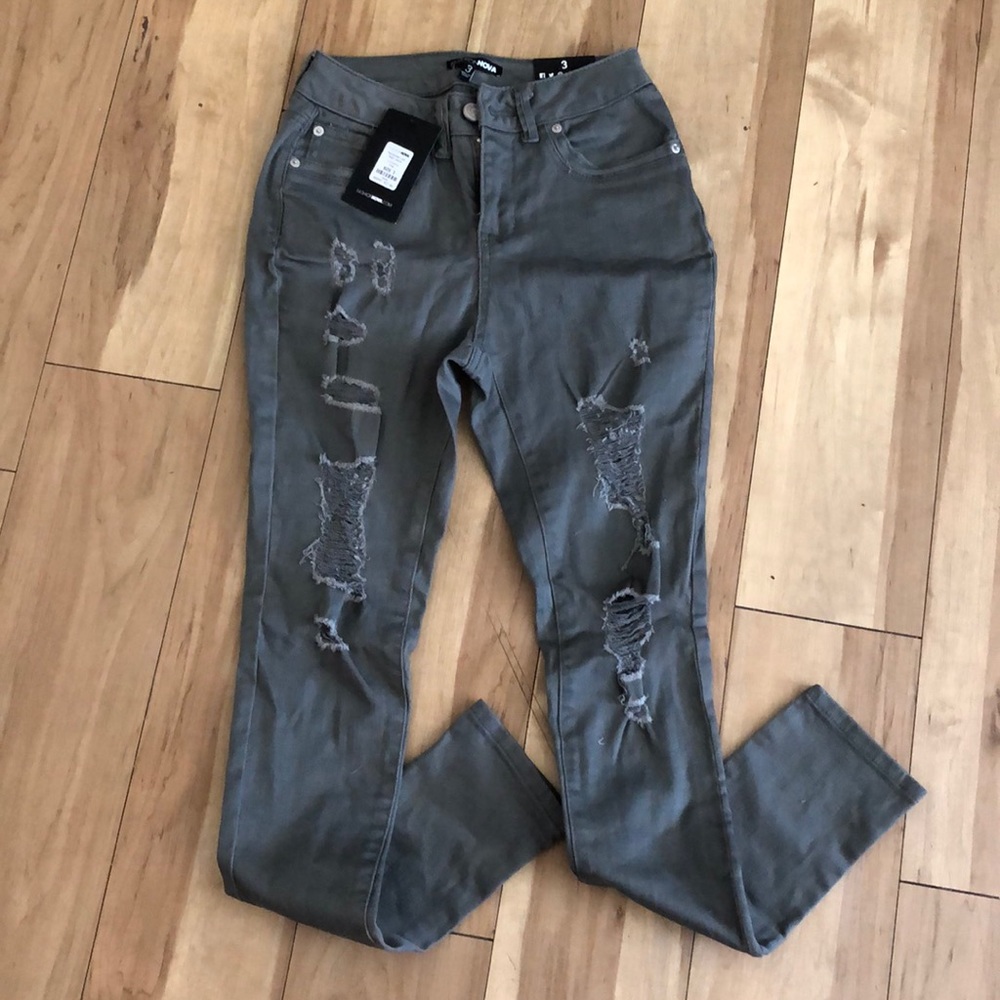 NWT Fashion Nova Grey distressed jeans